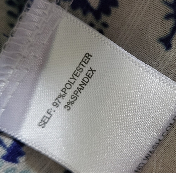 ROSE & OLIVE Blue & Ivory Floral Pintuck Flutter Sleeve - Picture 2 of 7